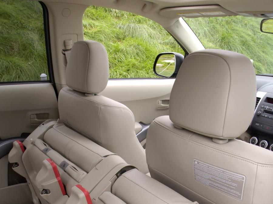  Mitsubishi Outlander Urban 2007 года  (фото 9 из 26)